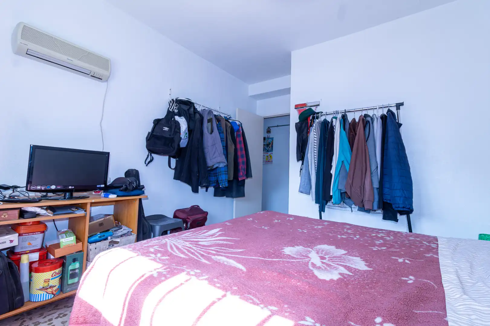 Bedroom of Flat for sale in Sevilla  with Air Conditioner, Heating and Furnished