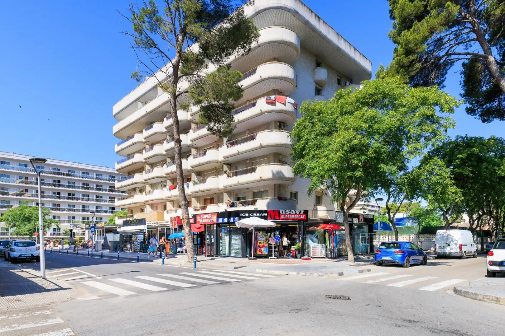 Apartamento con piscina en venta en Carrer FRA JUNIPER SERRA