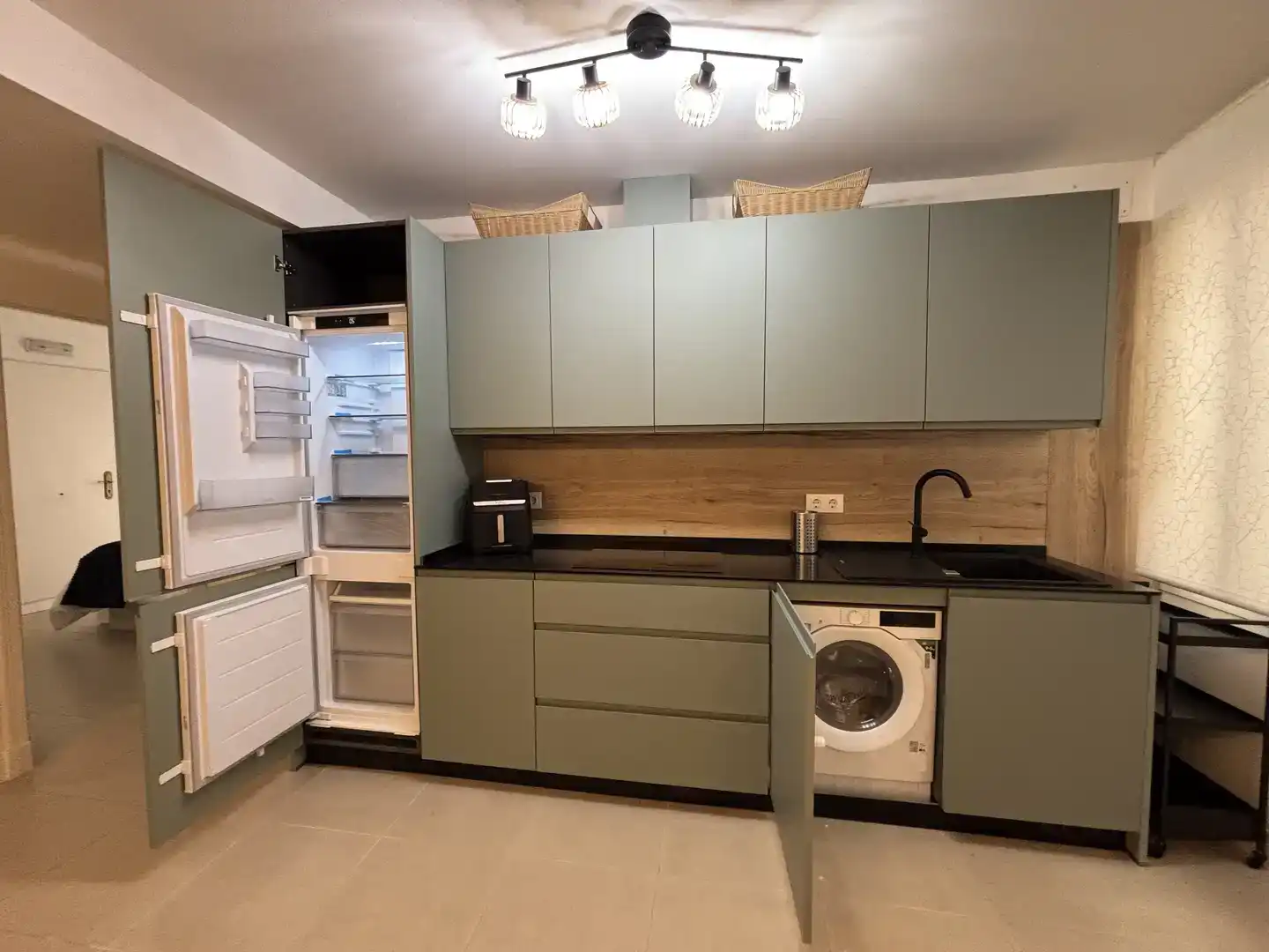 Küche von Wohnung zur Miete in Puerto Real mit Klimaanlage, Privatgarten und Abstellraum