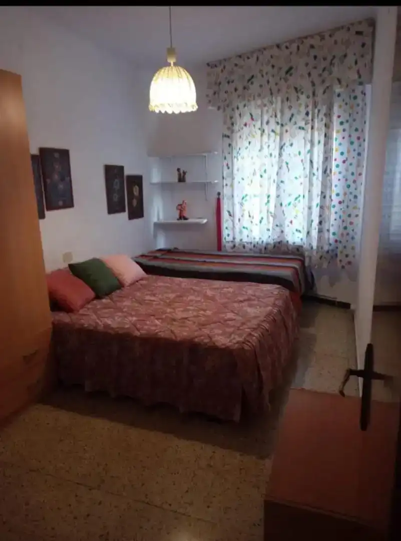Dormitori de Casa o xalet en venda en Albelda amb Jardí privat, Moblat i Forn
