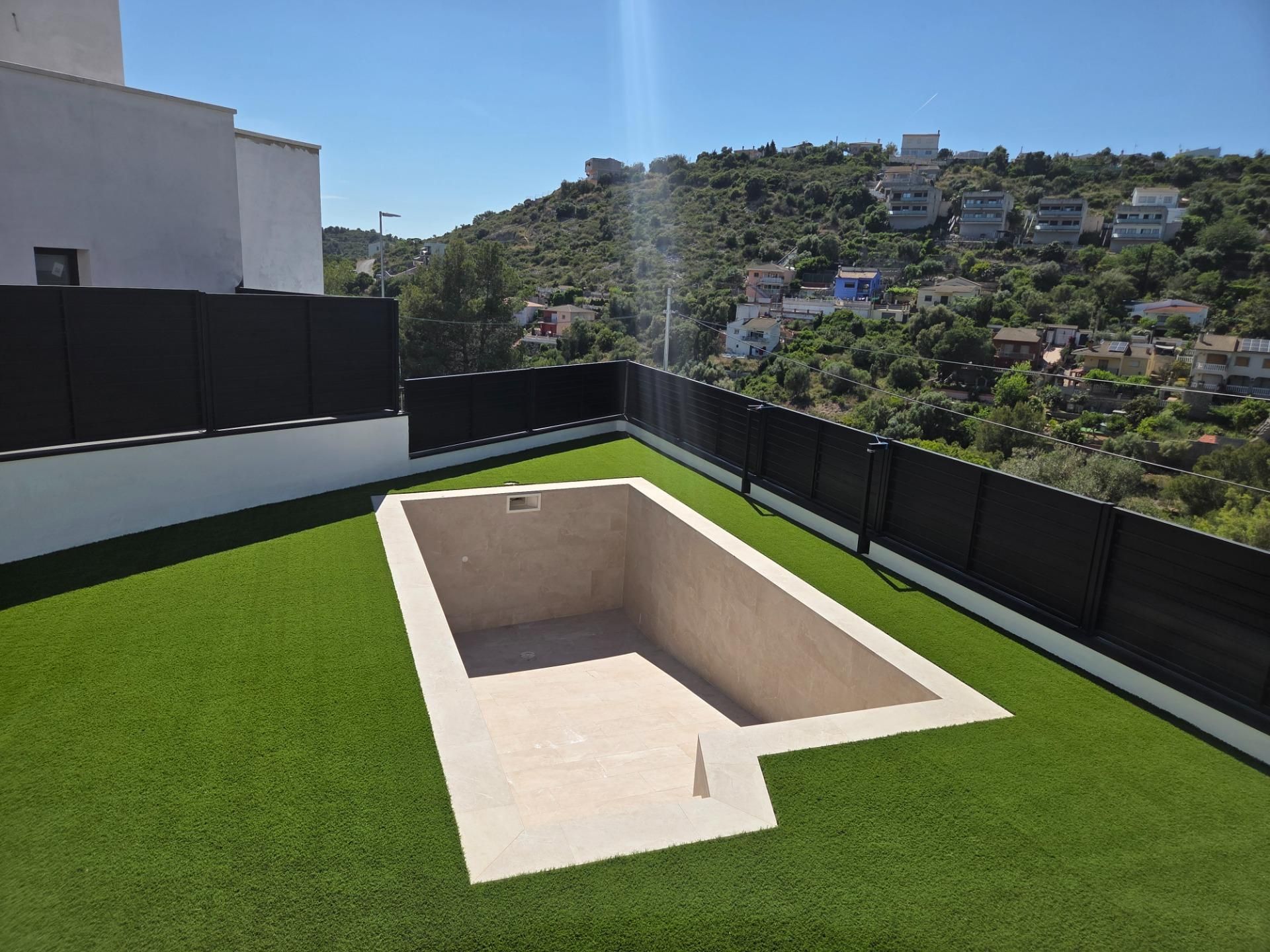 Swimming pool of House or chalet for sale in Calafell  with Air Conditioner, Heating and Private garden