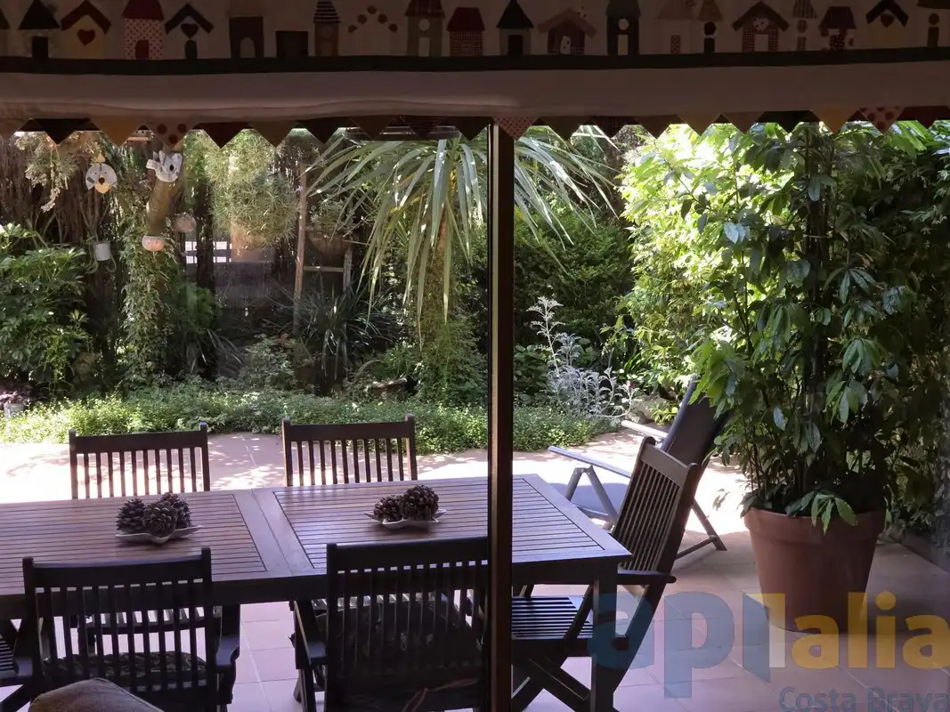 Jardín de Casa adosada en venta en Castell d'Aro, Platja d'Aro i s'Agaró con Calefacción, Jardín privado y Piscina comunitaria