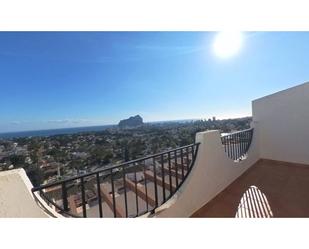 Vista exterior de Casa adosada en venda en Calpe / Calp amb Aire condicionat, Jardí privat i Terrassa