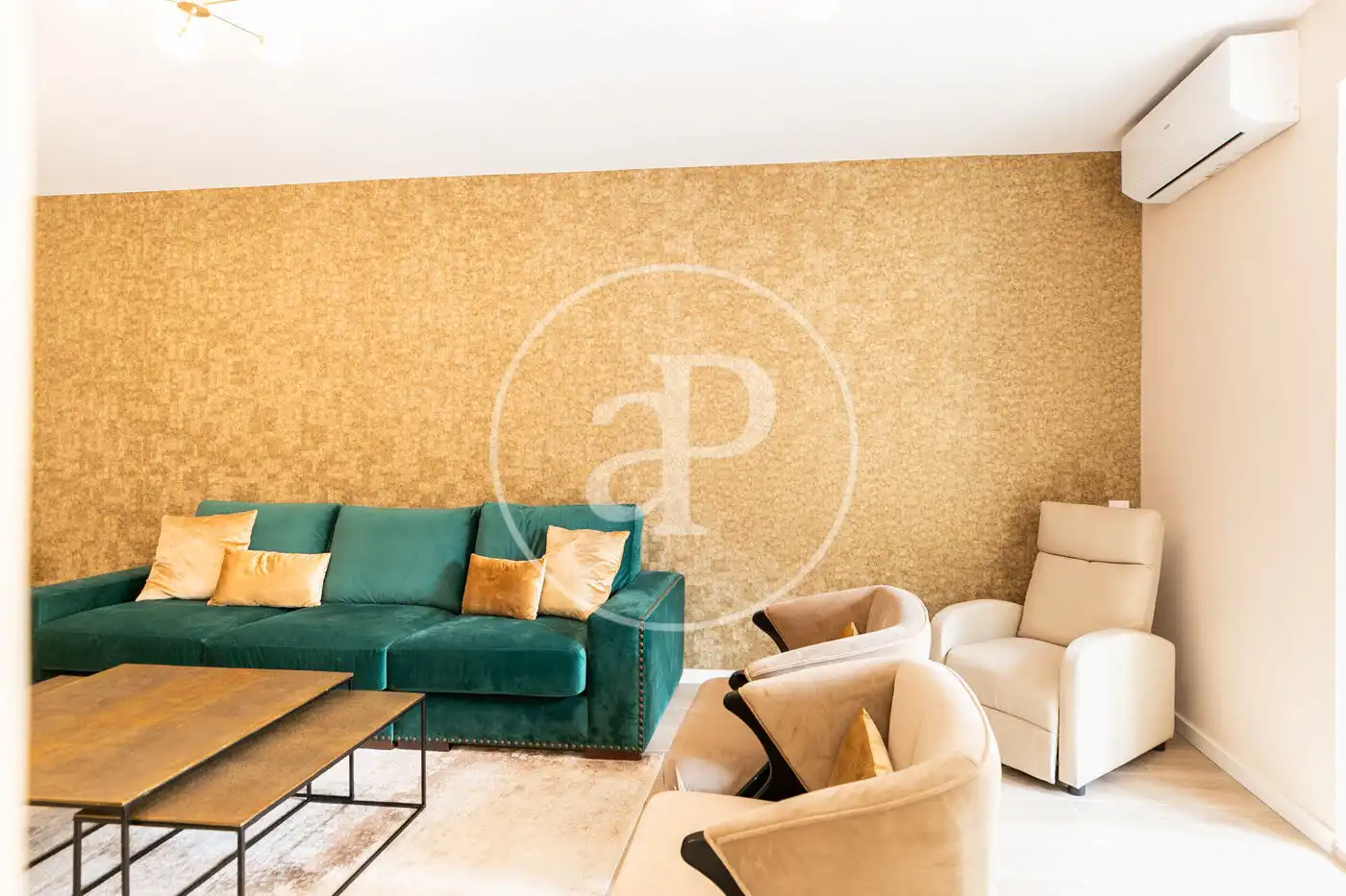 Sala de estar de Piso en venta en Barcelona con Aire acondicionado, Calefacción y Amueblado
