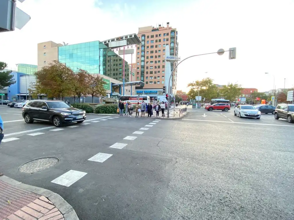 Vista exterior de Piso para compartir en Madrid con Calefacción, Amueblado y Horno
