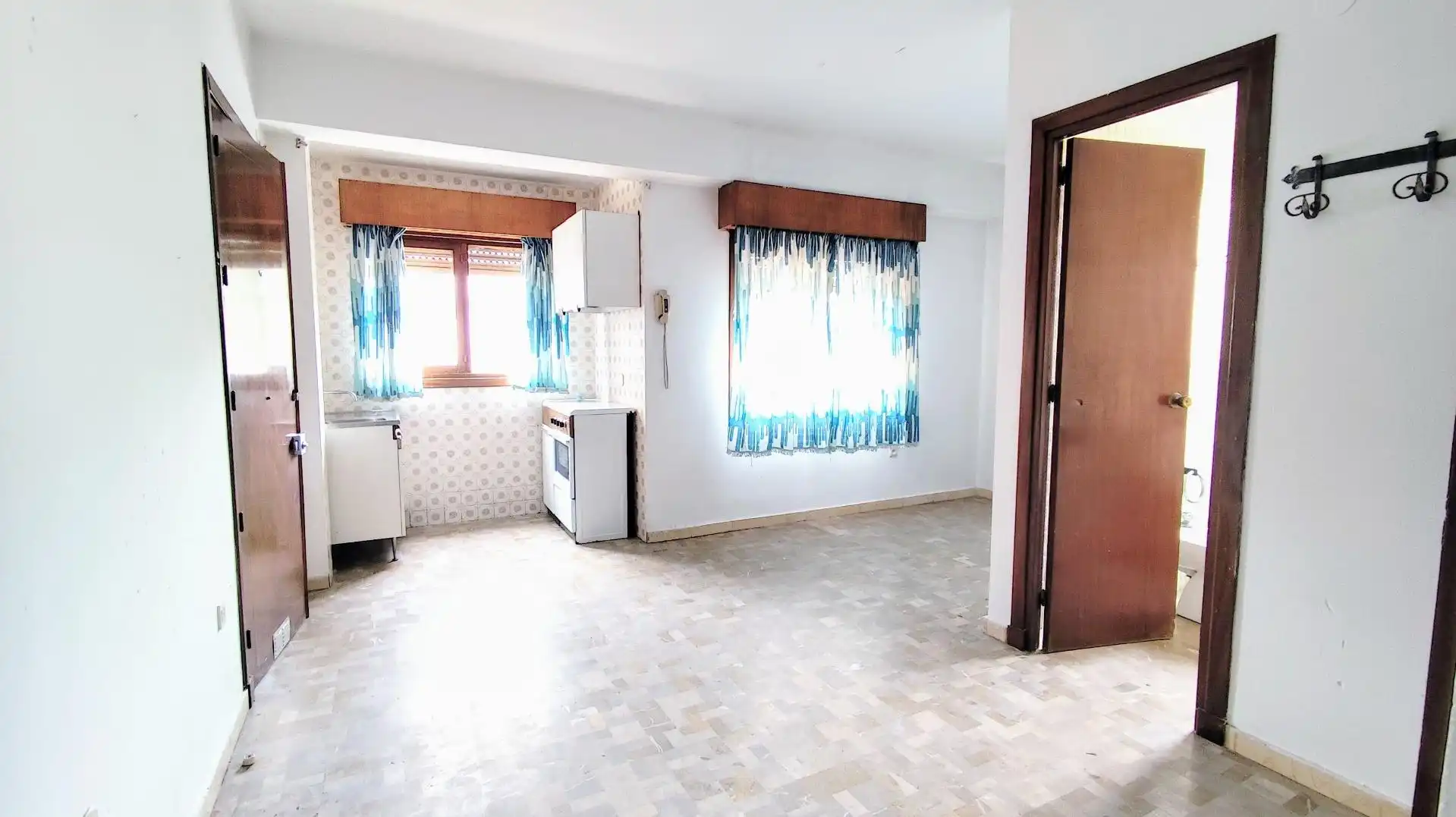 Cocina de Estudio en venta en Torremolinos con Jardín privado y Piscina comunitaria