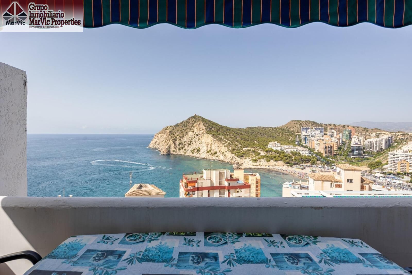 Bedroom of Flat for sale in Benidorm  with Air Conditioner, Terrace and Community pool