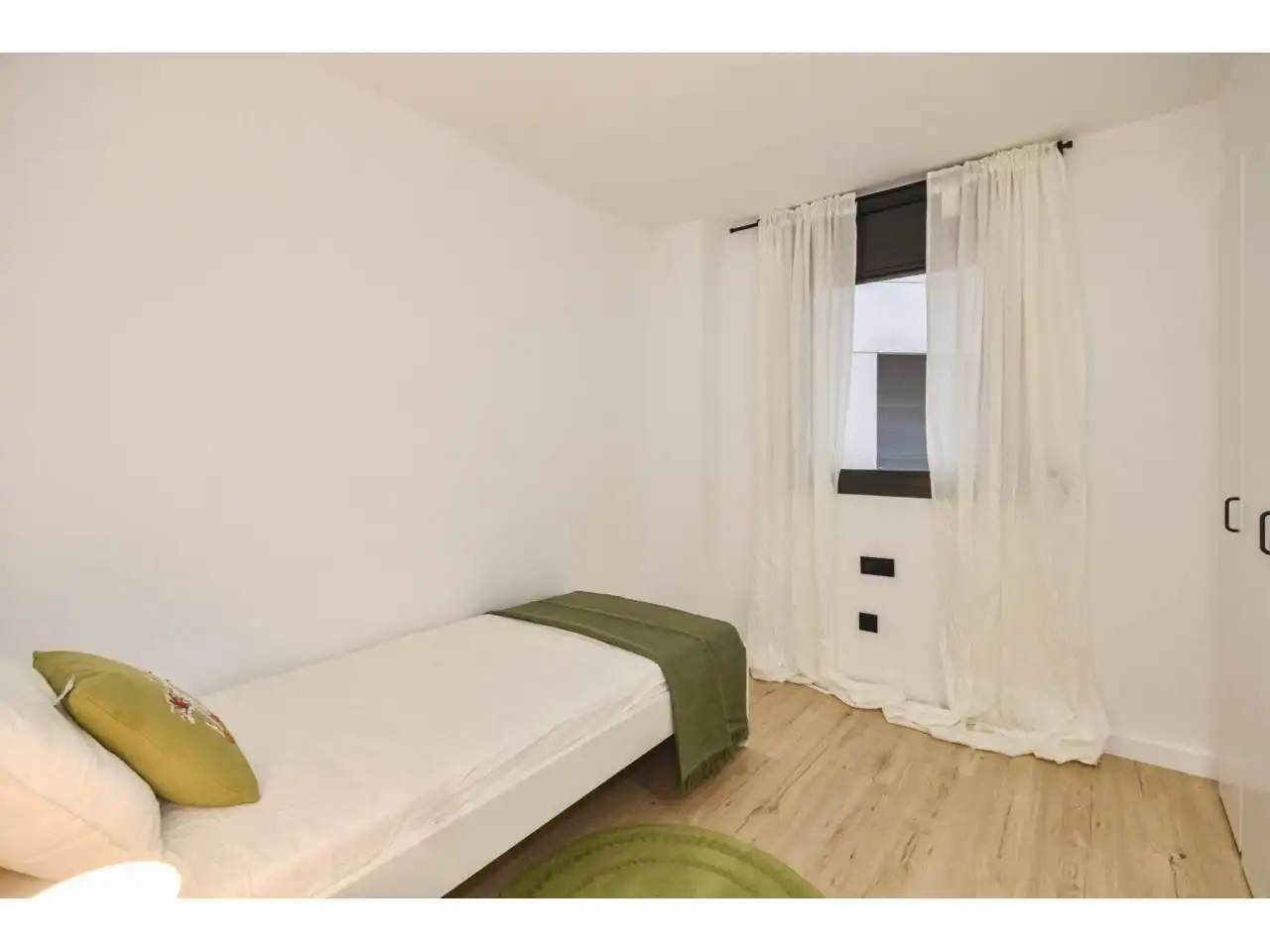 Habitación de Piso en venta en Barcelona con Calefacción, Parquet y Balcón