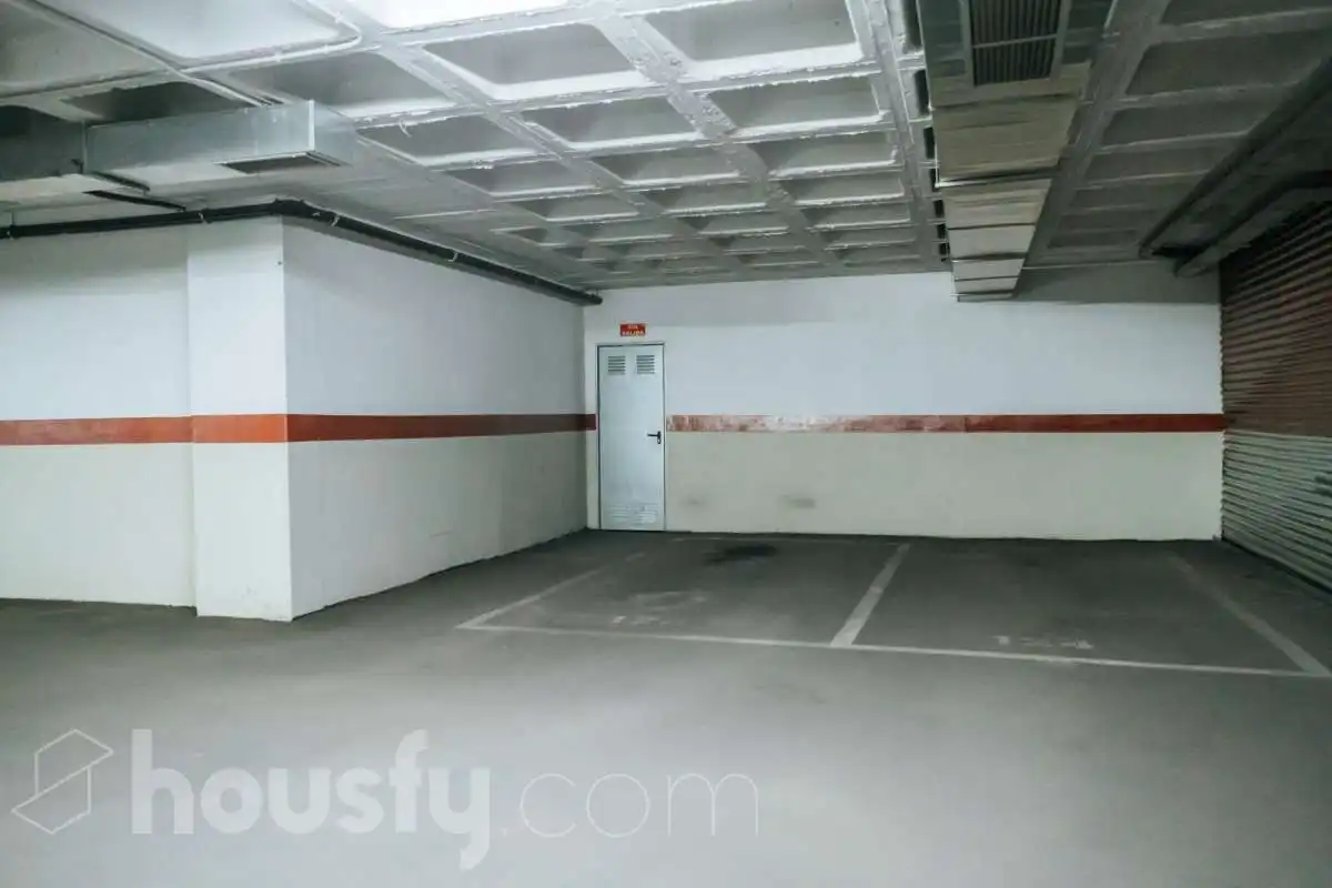 Parking de Piso de alquiler en Valdemoro con Parquet y Amueblado