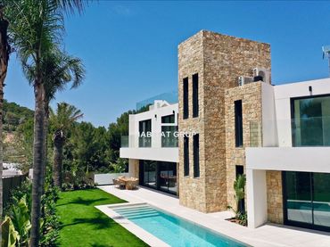 Villa con piscina in vendita a Roca Llisa