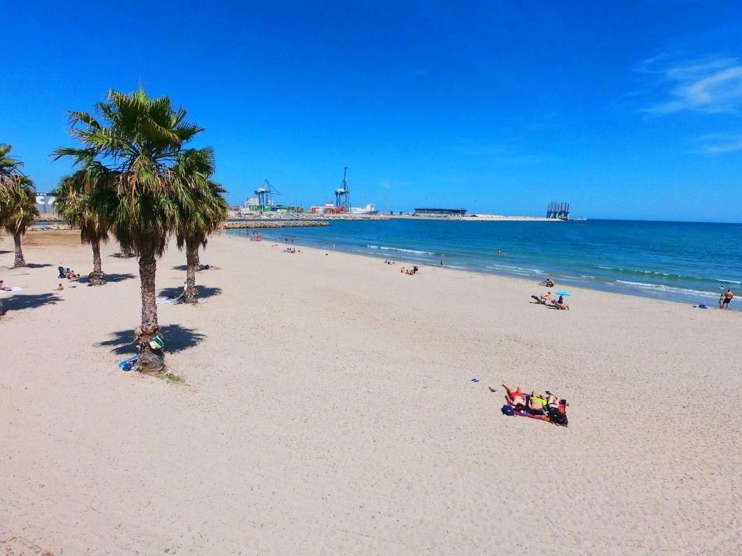 Vista exterior de Piso de alquiler en Alicante / Alacant con Terraza, Amueblado y Balcón