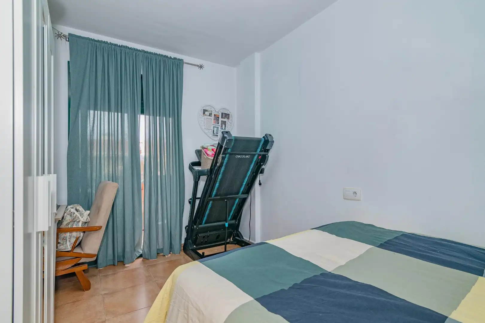 Dormitori de Casa adosada en venda en Alhendín amb Terrassa, Traster i Balcó