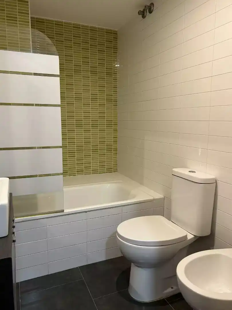 Bathroom of Flat for sale in Hostalric  with Parquet flooring, Terrace and Storage room
