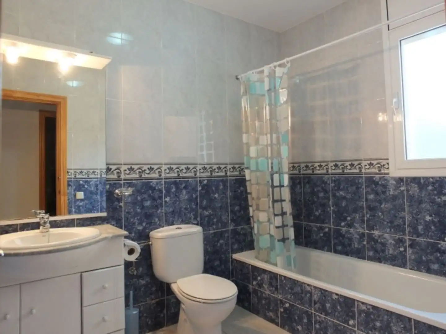 Bany de Casa o xalet en venda en L'Ametlla de Mar  amb Aire condicionat, Terrassa i Piscina