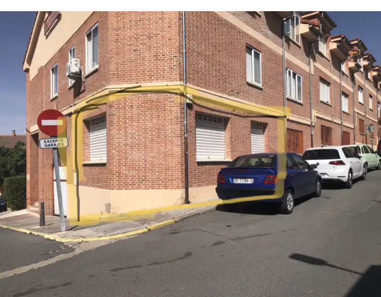 Parking de Local en venta en La Lastrilla 
