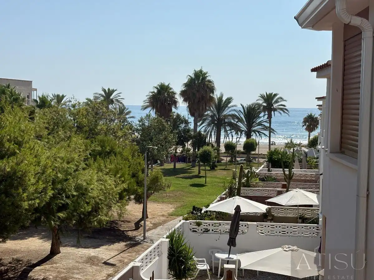 Einfamilien-Reihenhaus zur Miete in El Campello mit Klimaanlage, Heizung und Abstellraum