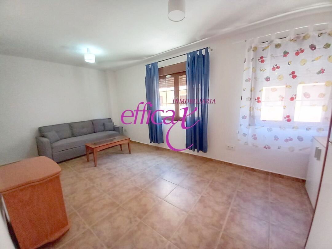 Wohnzimmer von Wohnung zum Verkauf in Gerindote