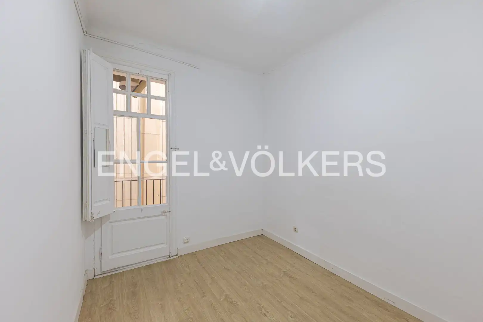 Flat for sale in Barcelona  with Heating, Parquet flooring and Balcony