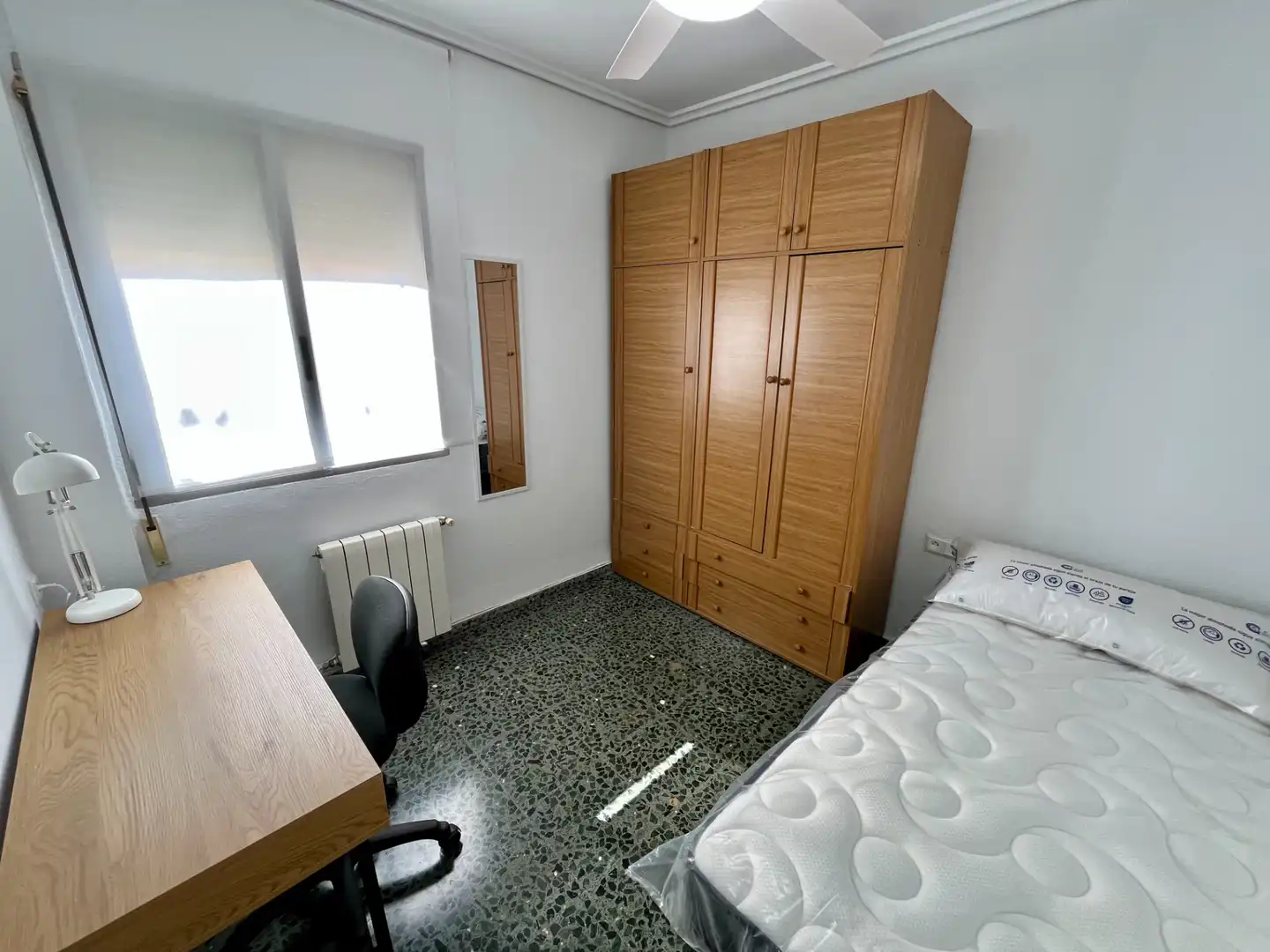 Habitación de Piso de alquiler en Valencia con Aire acondicionado, Calefacción y Terraza