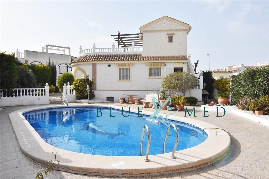 Vista exterior de Casa o xalet en venda en Mazarrón amb Aire condicionat, Jardí privat i Terrassa