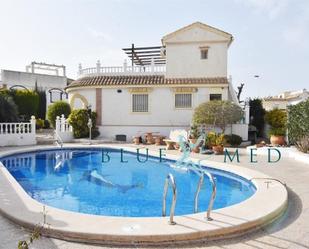 Vista exterior de Casa o xalet en venda en Mazarrón amb Aire condicionat, Jardí privat i Terrassa