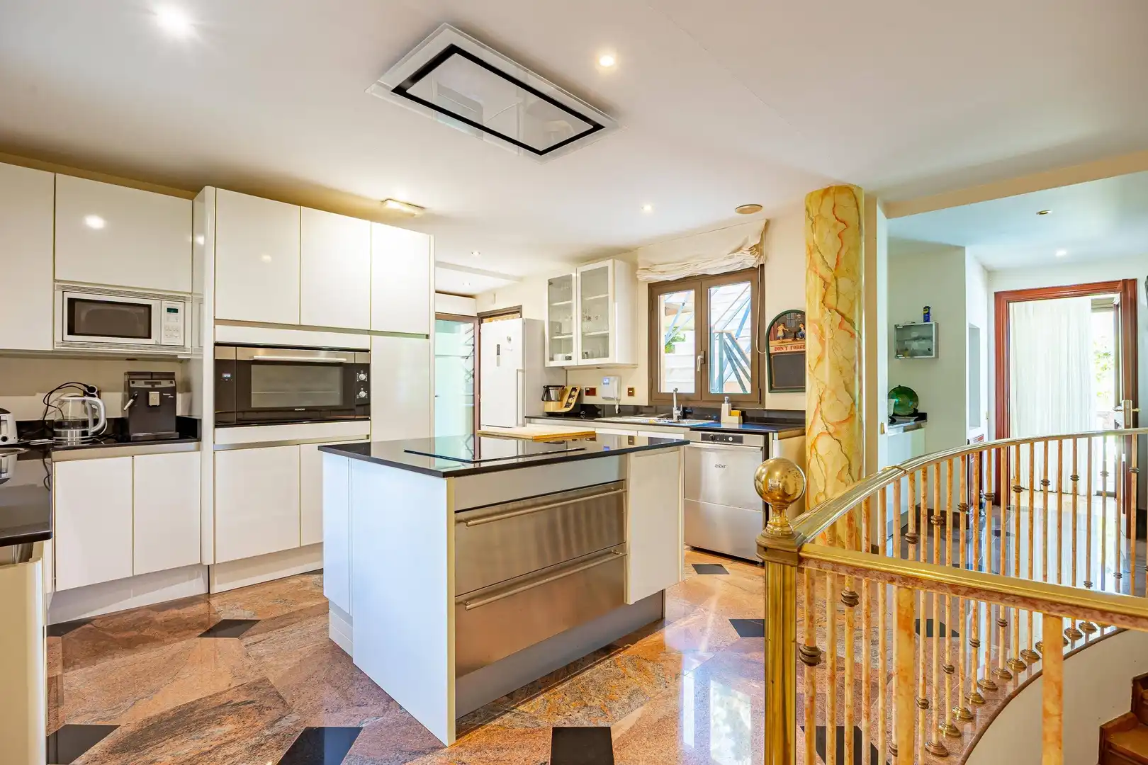 Cocina de Casa o chalet en venta en San Bartolomé de Tirajana con Aire acondicionado, Jardín privado y Terraza