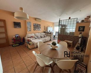 Sala d'estar de Casa o xalet en venda en Sabadell amb Aire condicionat, Calefacció i Jardí privat