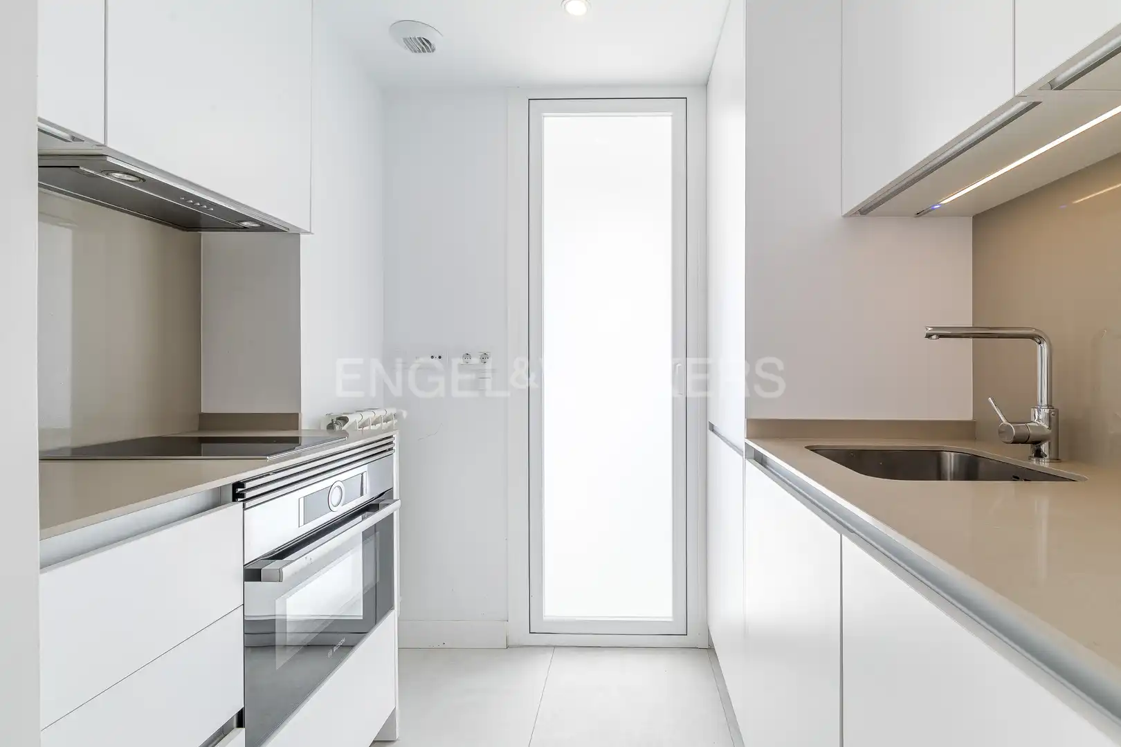 Cocina de Apartamento de alquiler en Madrid con Aire acondicionado, Calefacción y Terraza