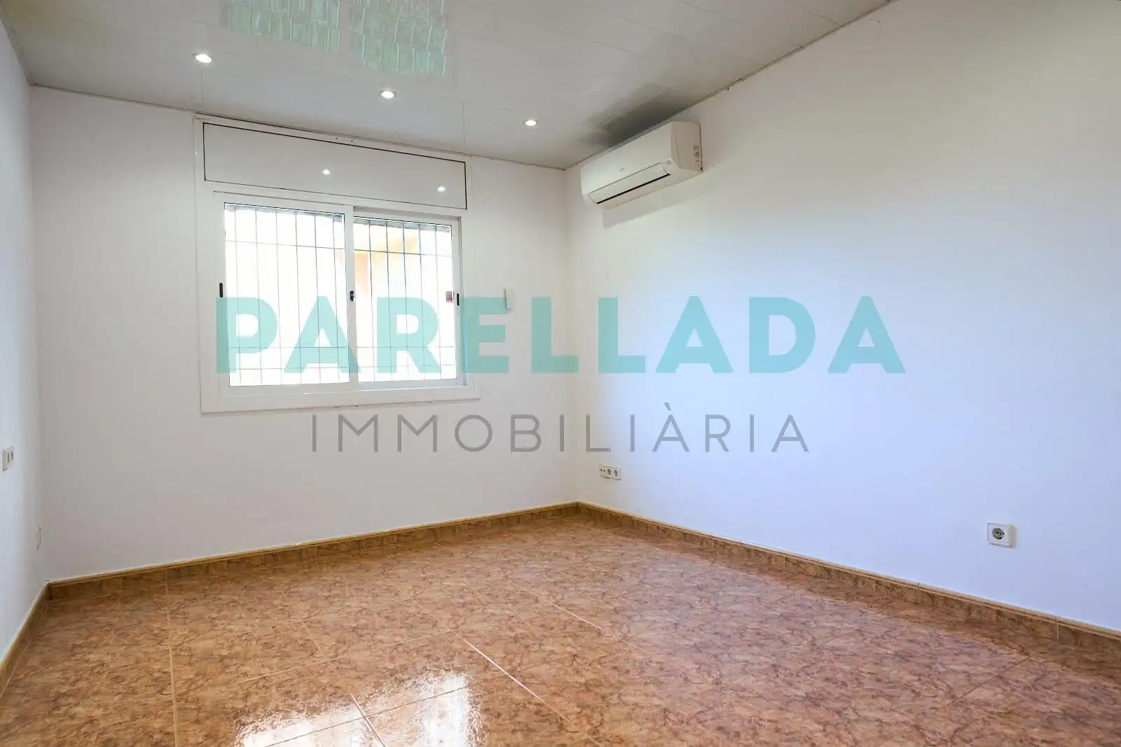 Bedroom of Flat for sale in Badalona