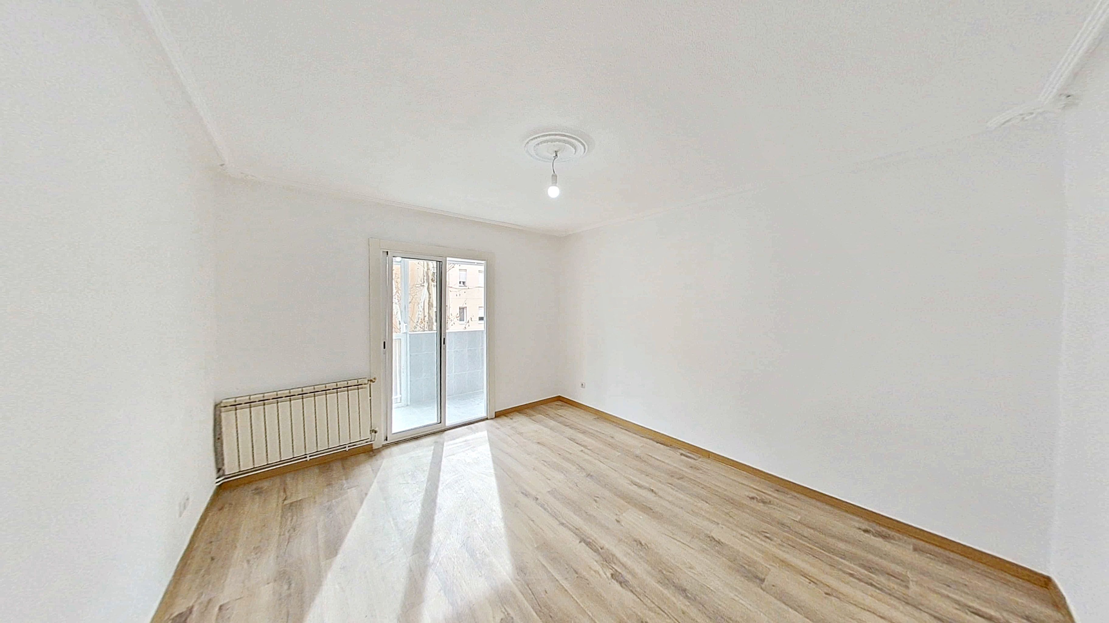 Dormitori de Apartament de lloguer en  Madrid Capital amb Calefacció, Forn i Es permeten mascotes