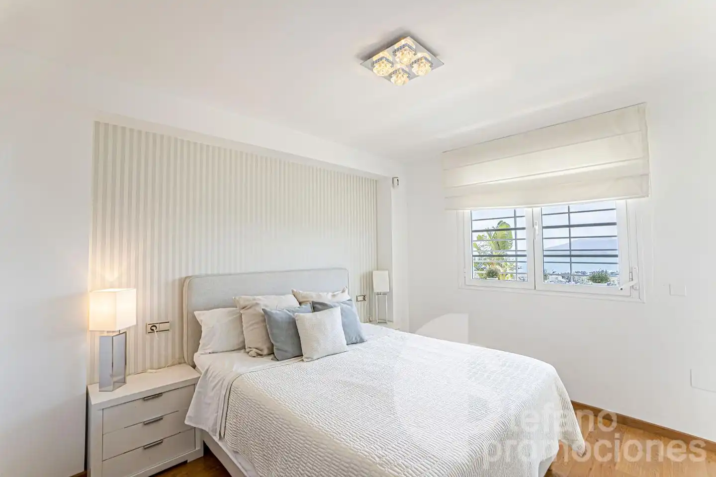 Habitación de Casa adosada en venta en Málaga con Aire acondicionado, Jardín privado y Terraza