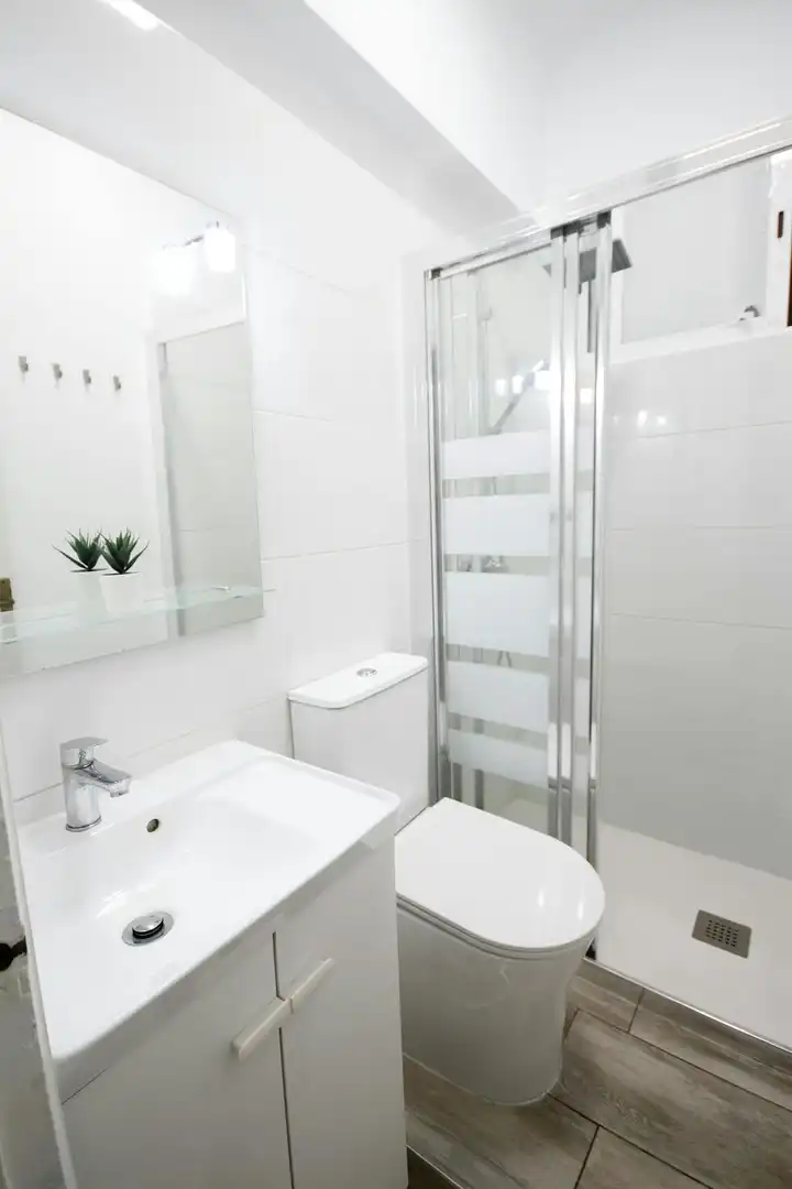 Bathroom of Flat for share in Barcelona  with Heating, Furnished and Washing machine