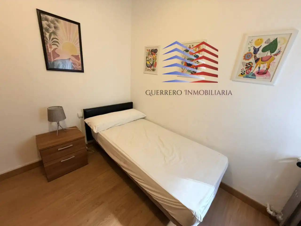 Dormitori de Apartament de lloguer en O Carballiño   amb Calefacció, Parquet i Moblat