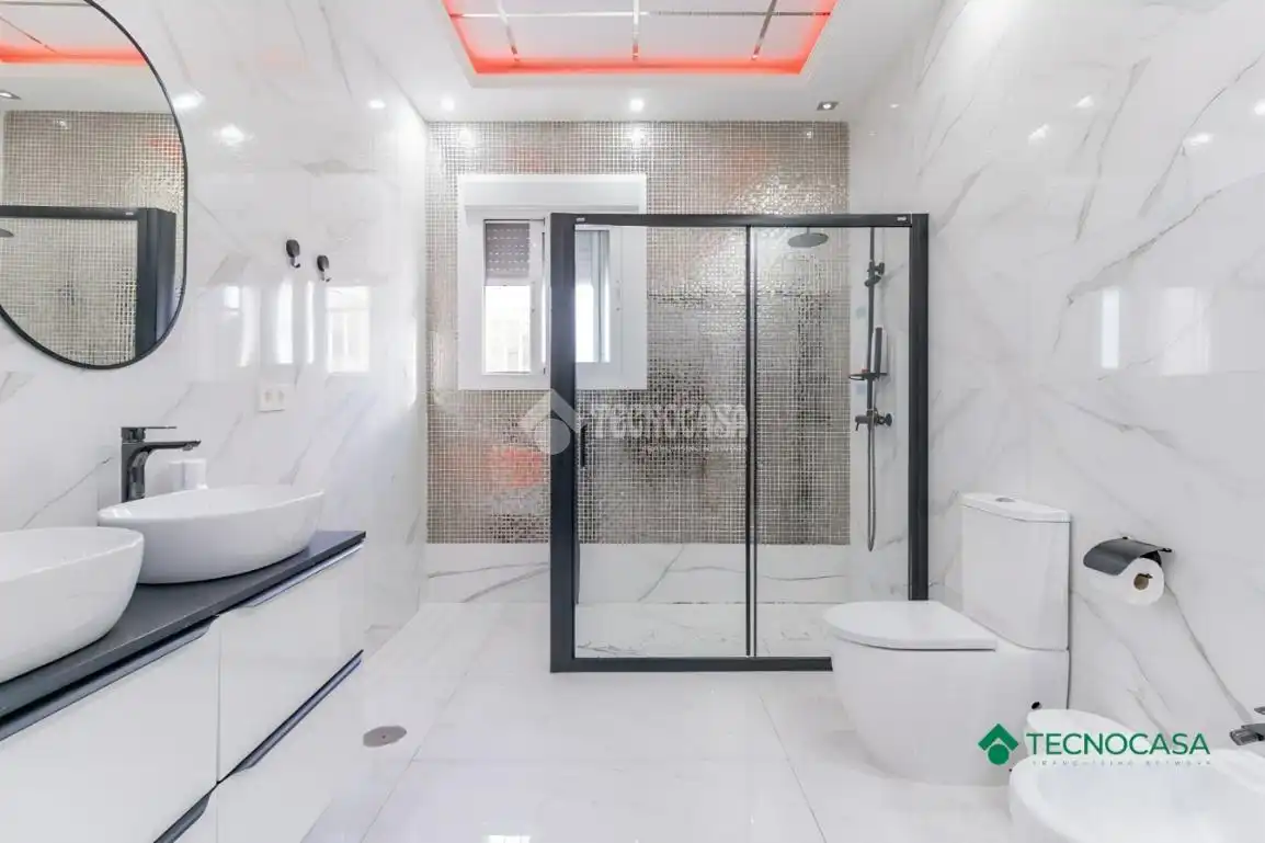 Baño de Casa adosada en venta en Vícar con Aire acondicionado, Trastero y Piscina