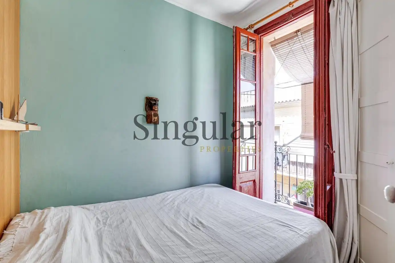 Habitación de Piso en venta en Barcelona con Balcón