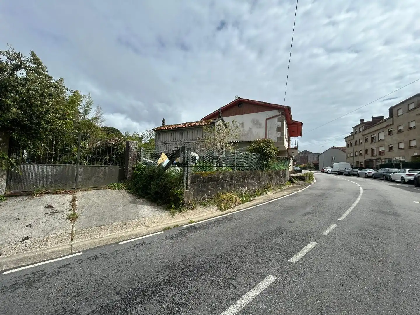 Vista exterior de Casa o xalet en venda en Poio amb Calefacció, Jardí privat i Terrassa