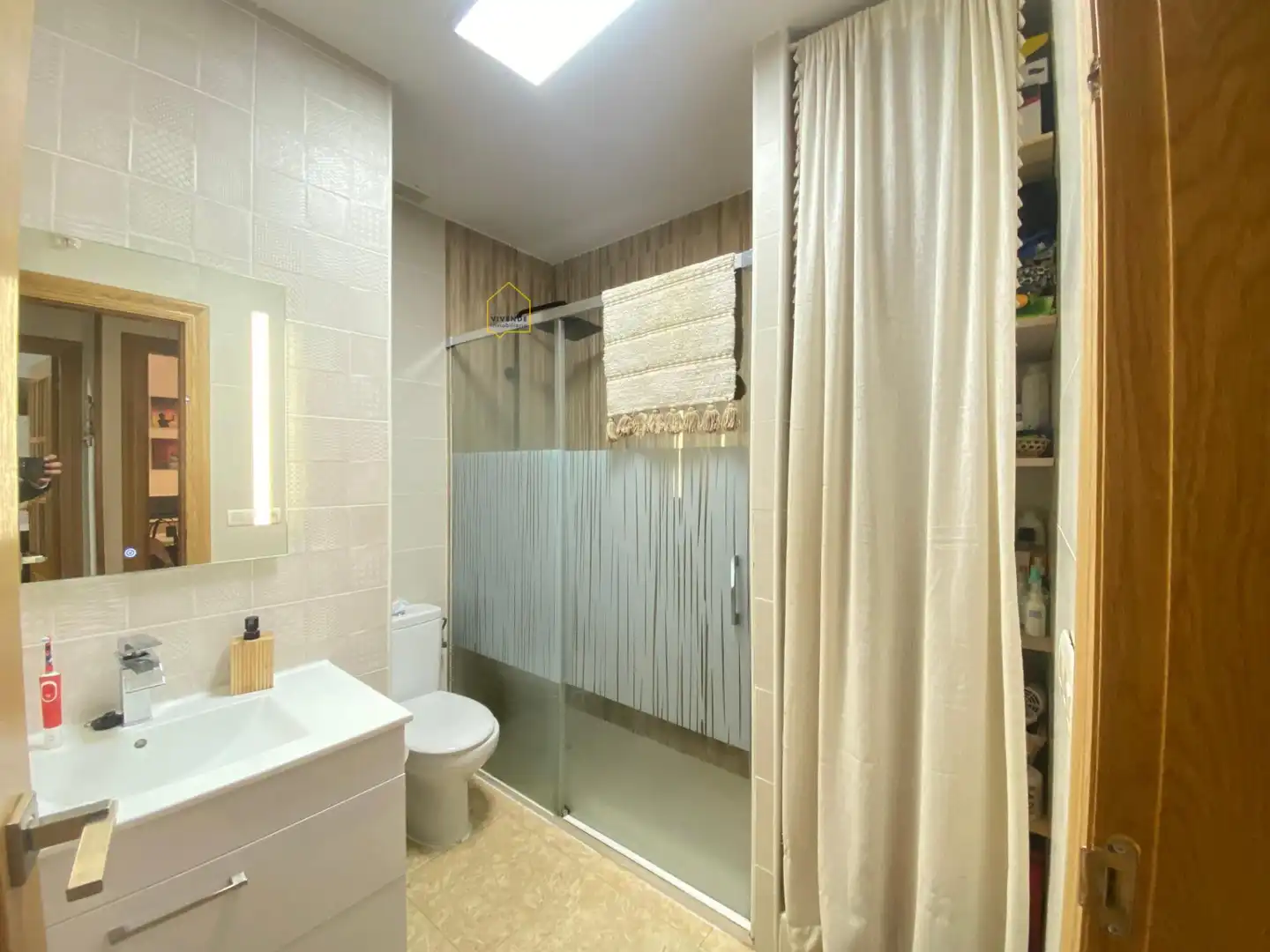 Badezimmer von Dachboden zum Verkauf in Lorca mit Klimaanlage, Heizung und Terrasse