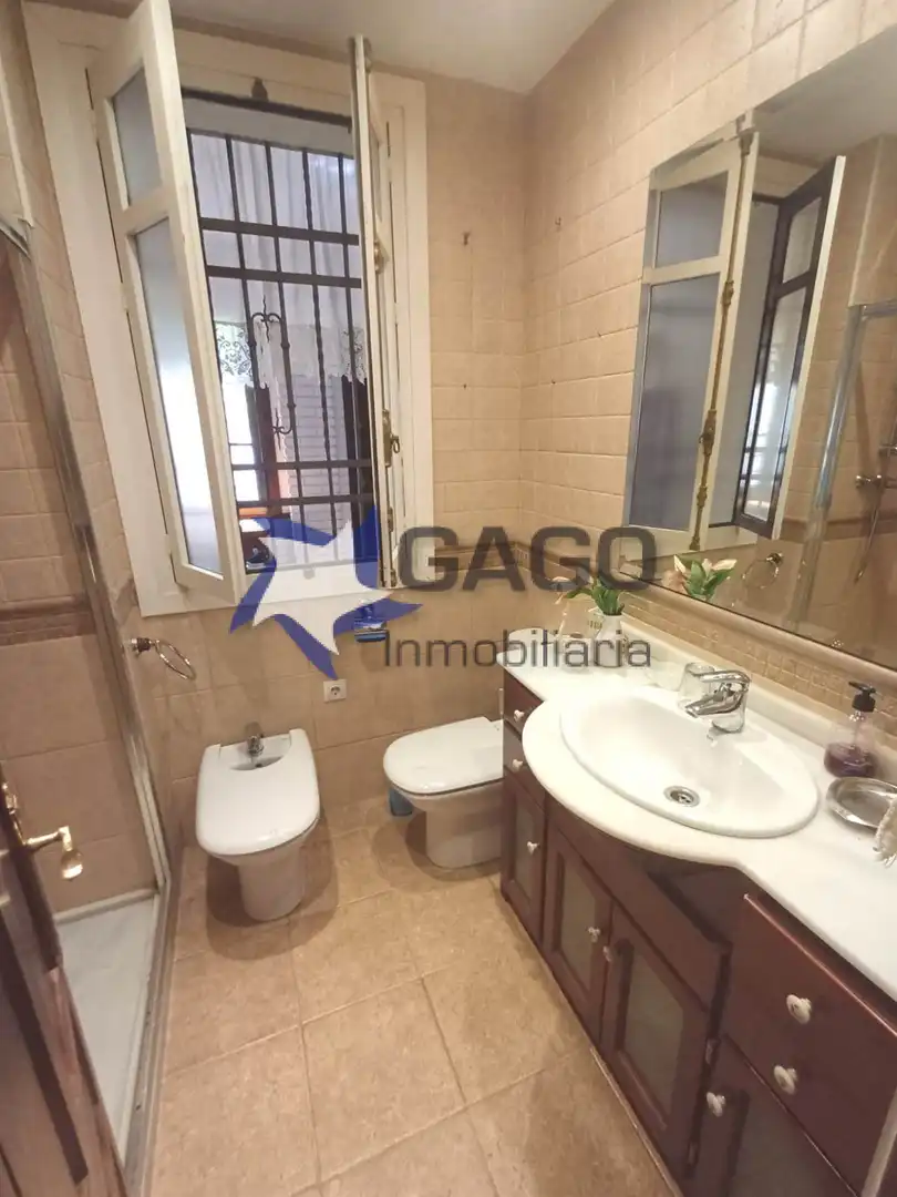Badezimmer von Haus oder Chalet zum Verkauf in Córdoba mit Schwimmbad
