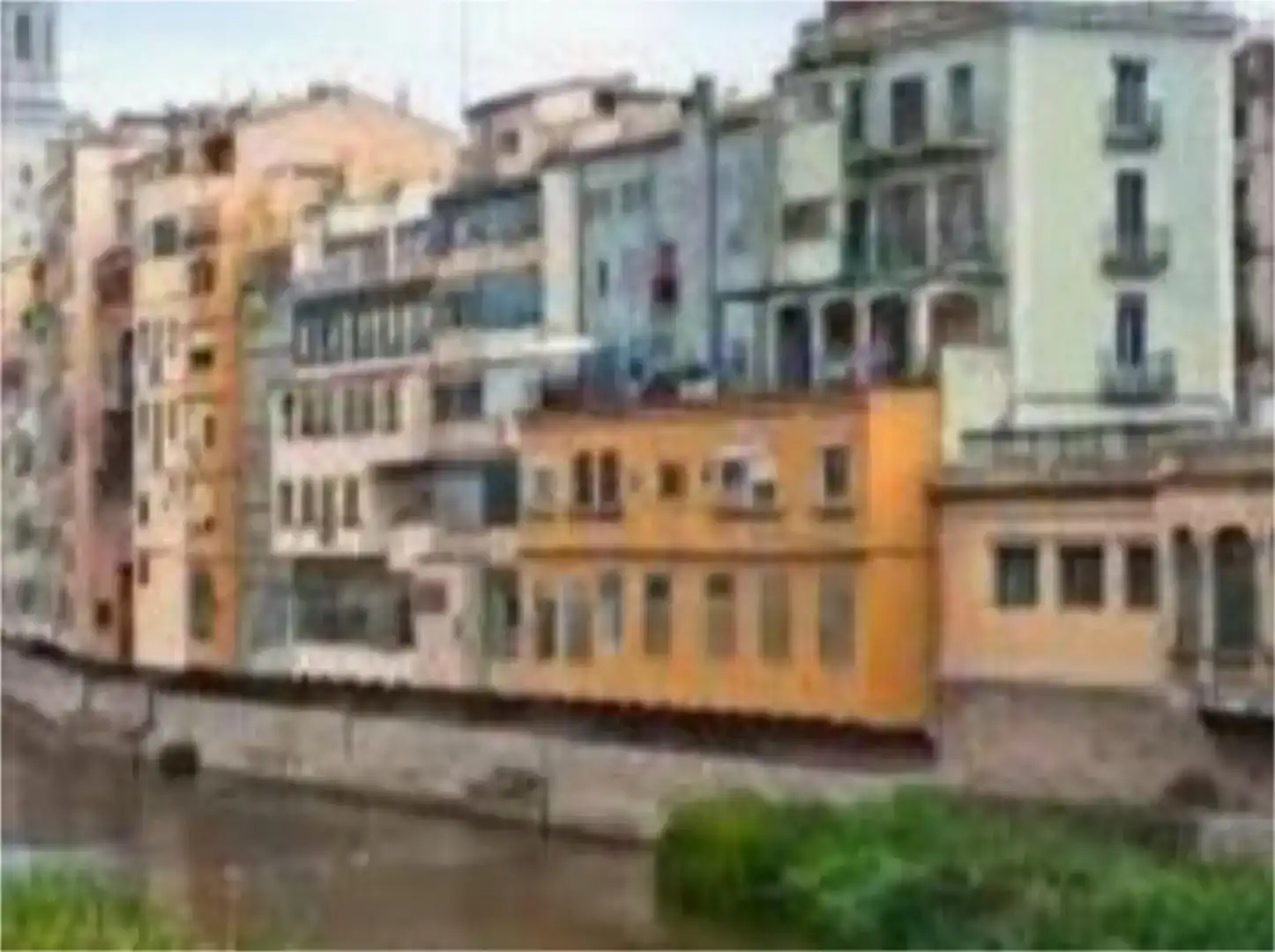 Vista exterior de Pis en venda en Girona Capital amb Aire condicionat i Balcó