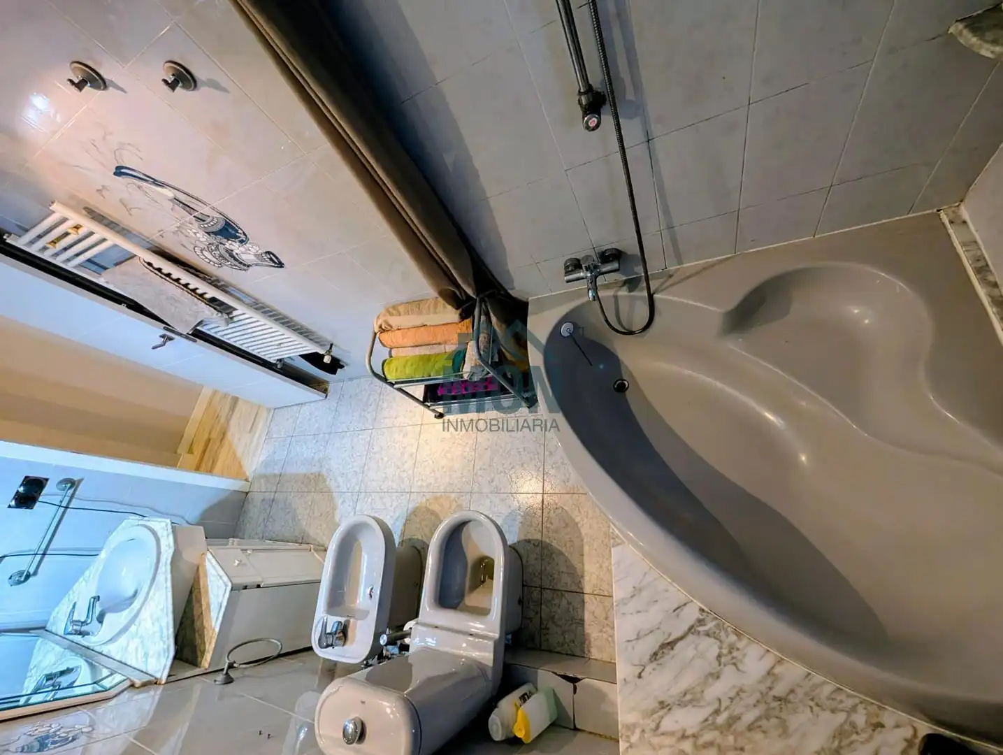 Baño de Ático en venta en Catarroja con Calefacción, Parquet y Terraza
