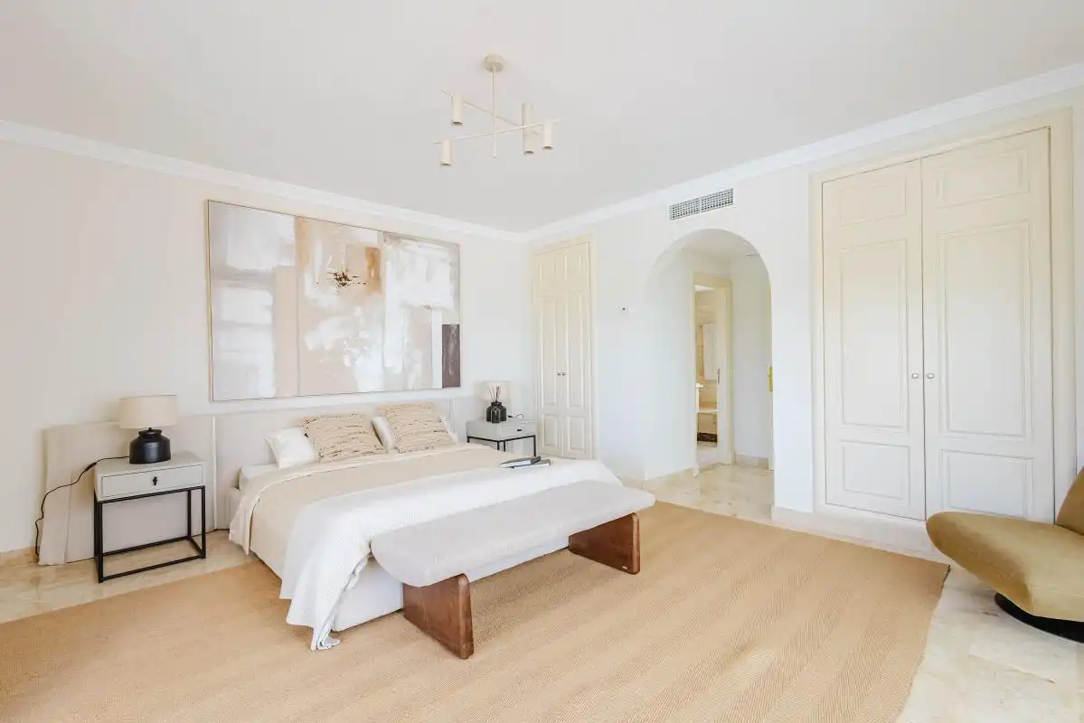 Habitación de Dúplex en venta en Marbella con Aire acondicionado, Calefacción y Jardín privado