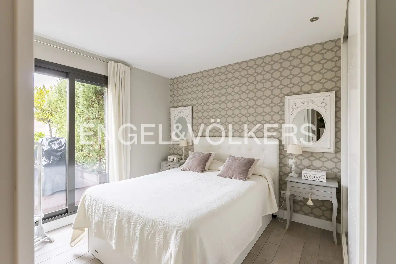 Schlafzimmer von Dachboden zum Verkauf in Madrid mit Klimaanlage, Heizung und Terrasse
