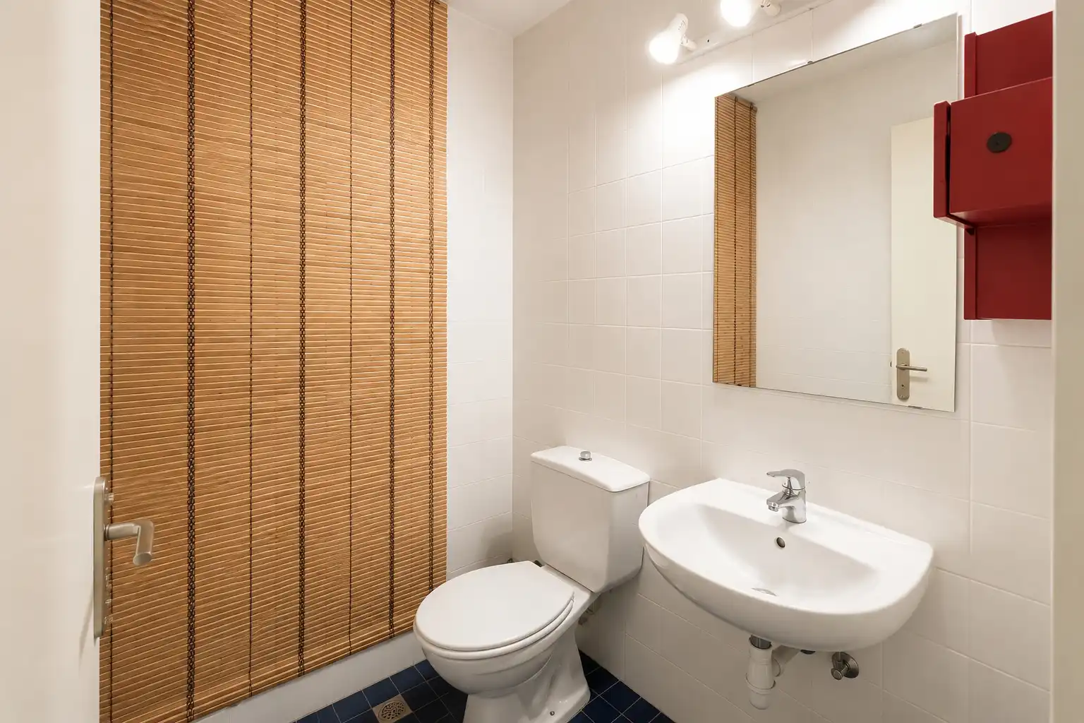 Badezimmer von Wohnung zum Verkauf in Figueres mit Heizung, Parkett und Terrasse