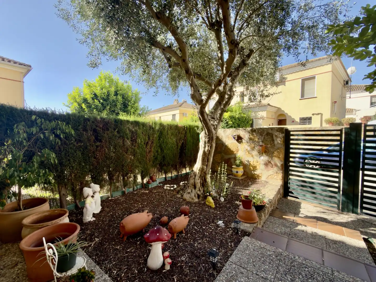Jardí de Casa o xalet en venda en Tomares amb Aire condicionat, Calefacció i Terrassa