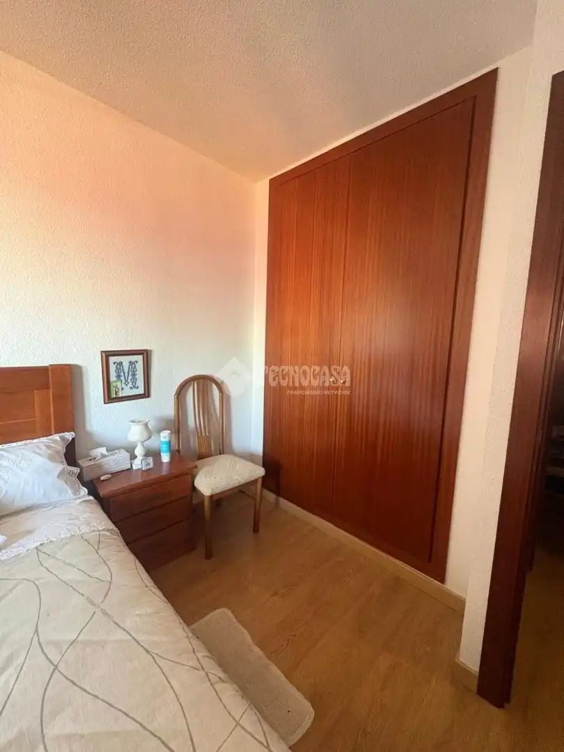 Bedroom of Flat for sale in Madrid