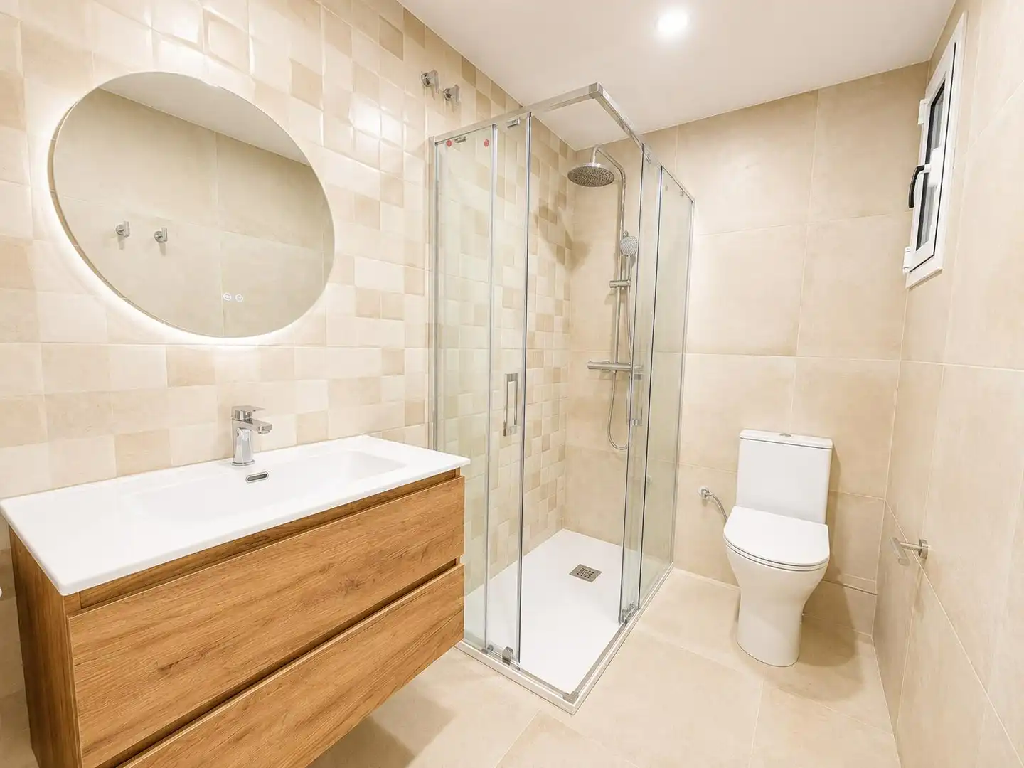 Piso con terraza en venta en Carrer dels Pirineus, imagen 11