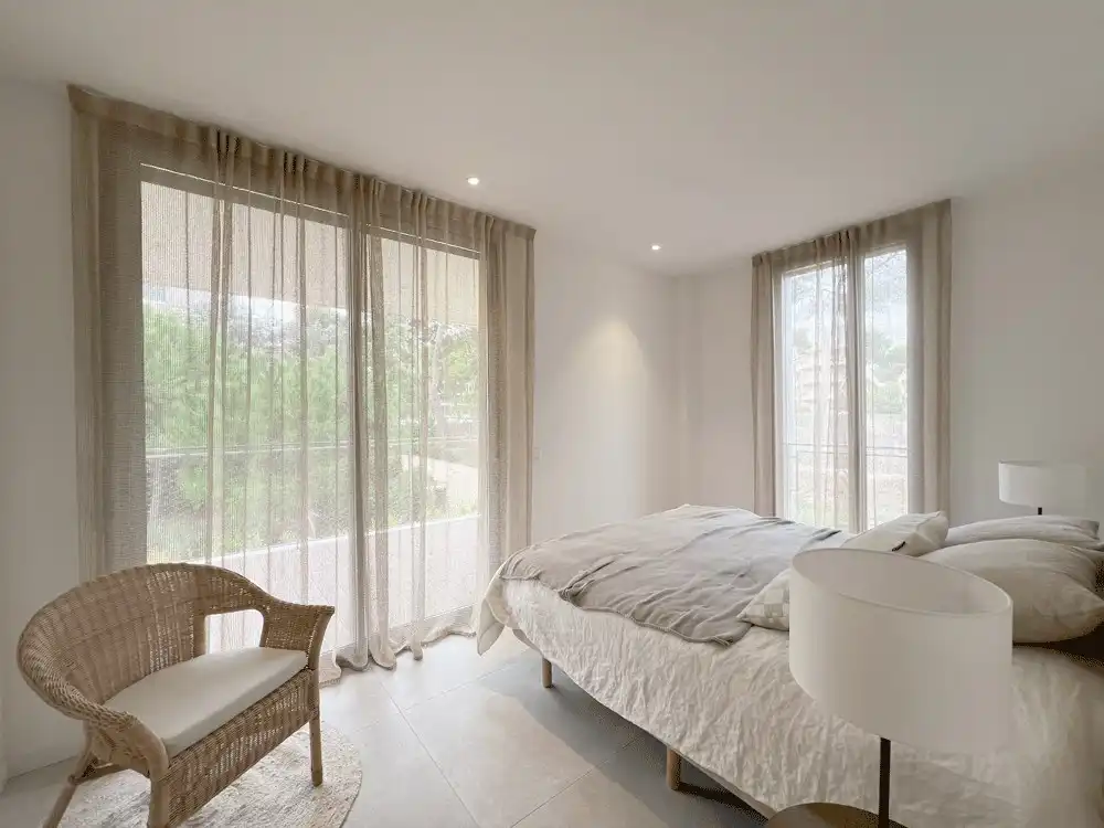 Schlafzimmer von Wohnung zur Miete in Salou mit Klimaanlage, Heizung und Terrasse