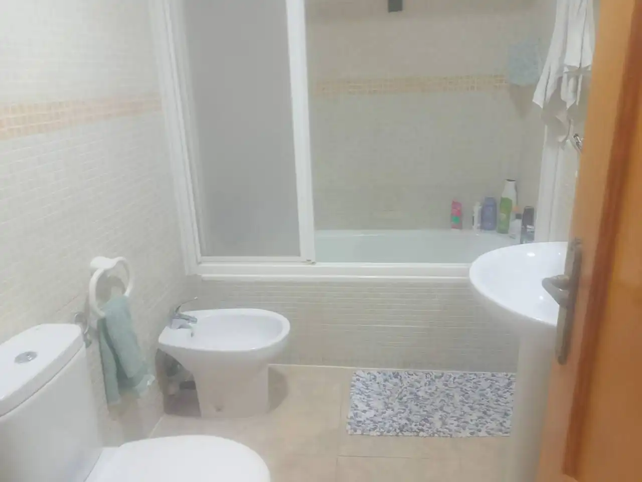 Baño de Casa adosada en venta en Oliva con Aire acondicionado, Terraza y Trastero