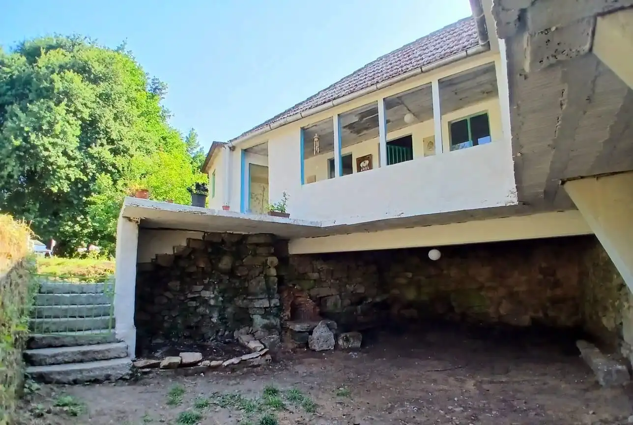 Vista exterior de Finca rústica en venda en Gomesende amb Jardí privat, Terrassa i Traster