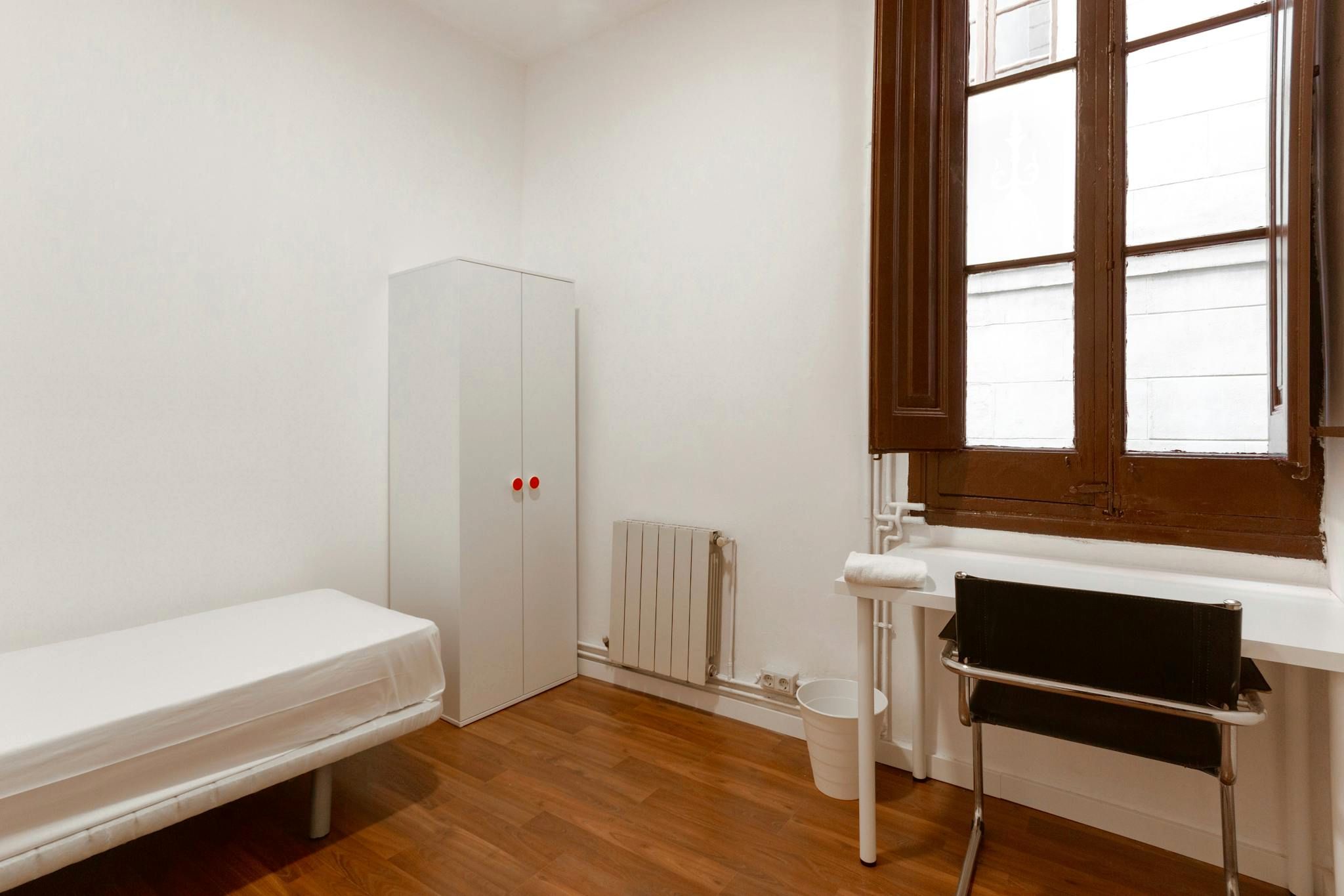 Habitación de Piso para compartir en  Barcelona Capital con Calefacción, Amueblado y Lavadora